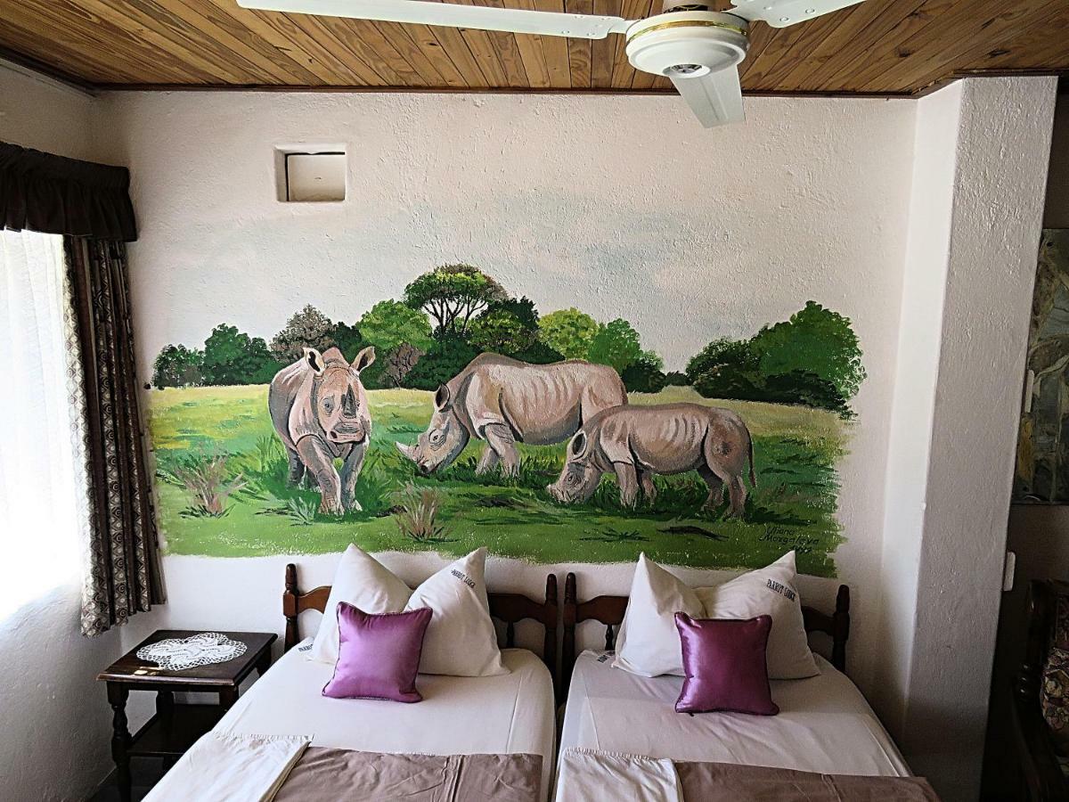 Parrot Lodge Bulawayo Exterior photo