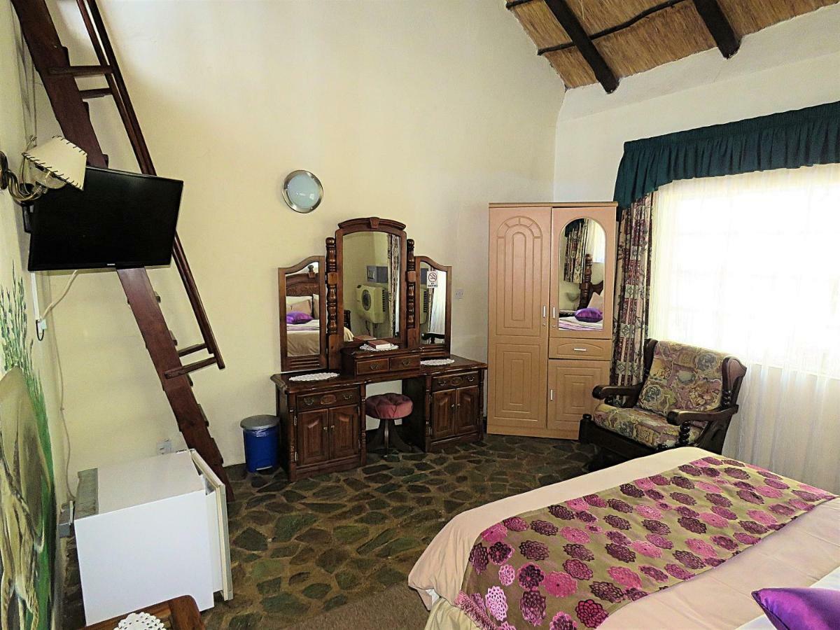 Parrot Lodge Bulawayo Exterior photo