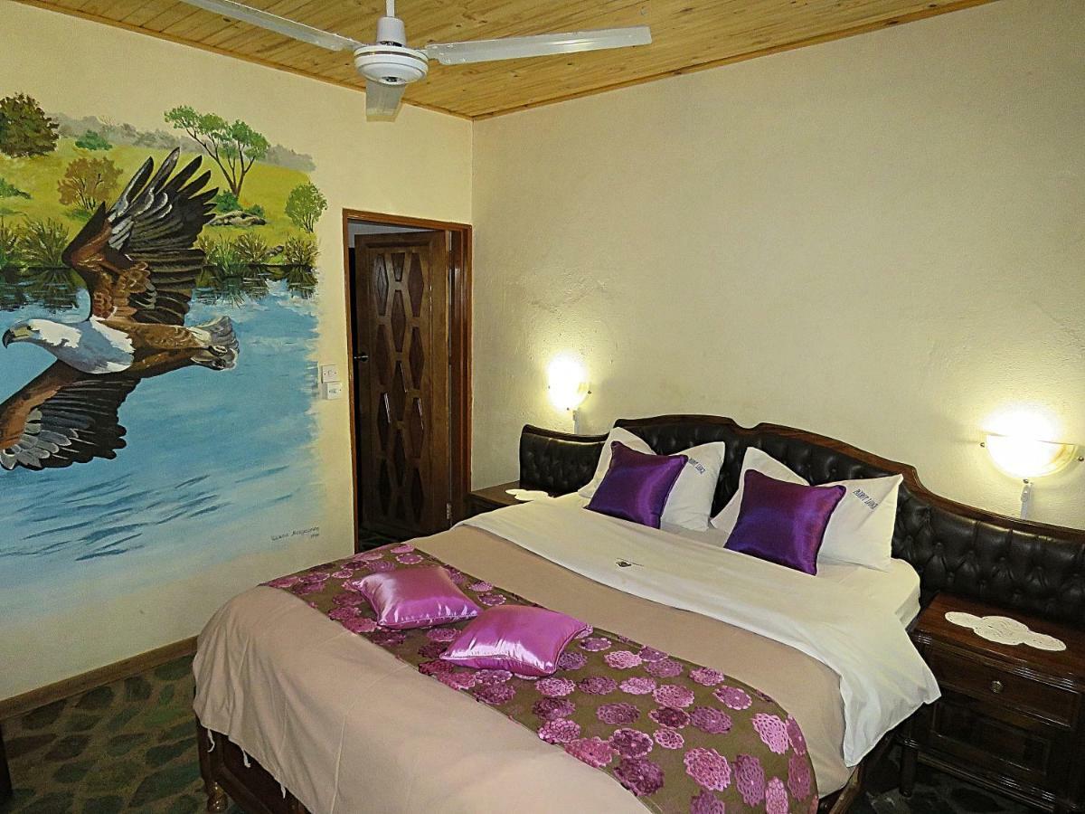 Parrot Lodge Bulawayo Exterior photo
