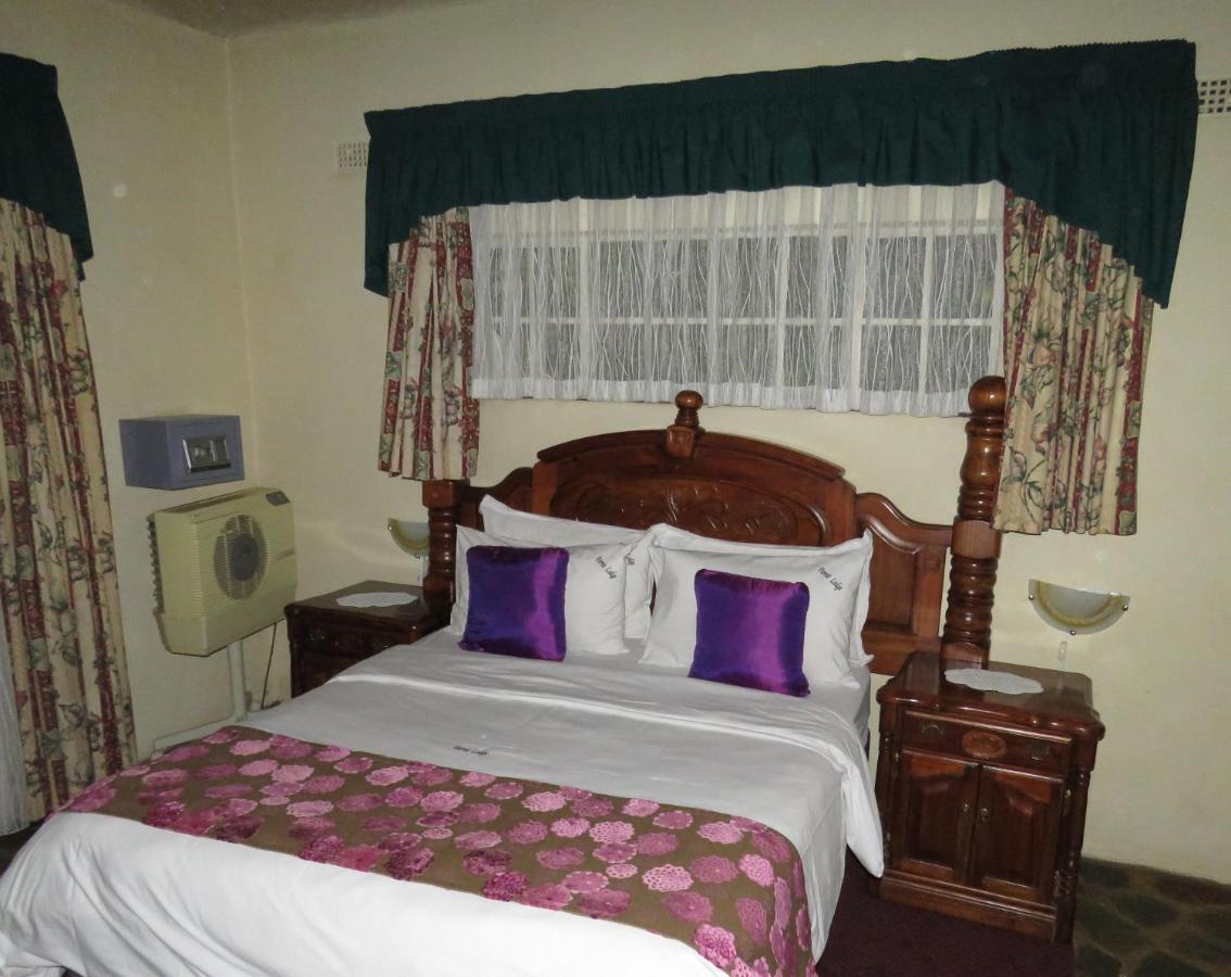 Parrot Lodge Bulawayo Exterior photo