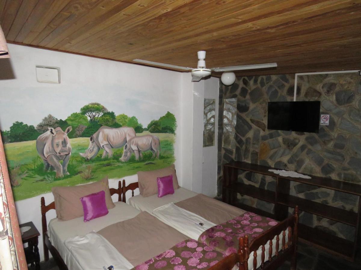 Parrot Lodge Bulawayo Exterior photo